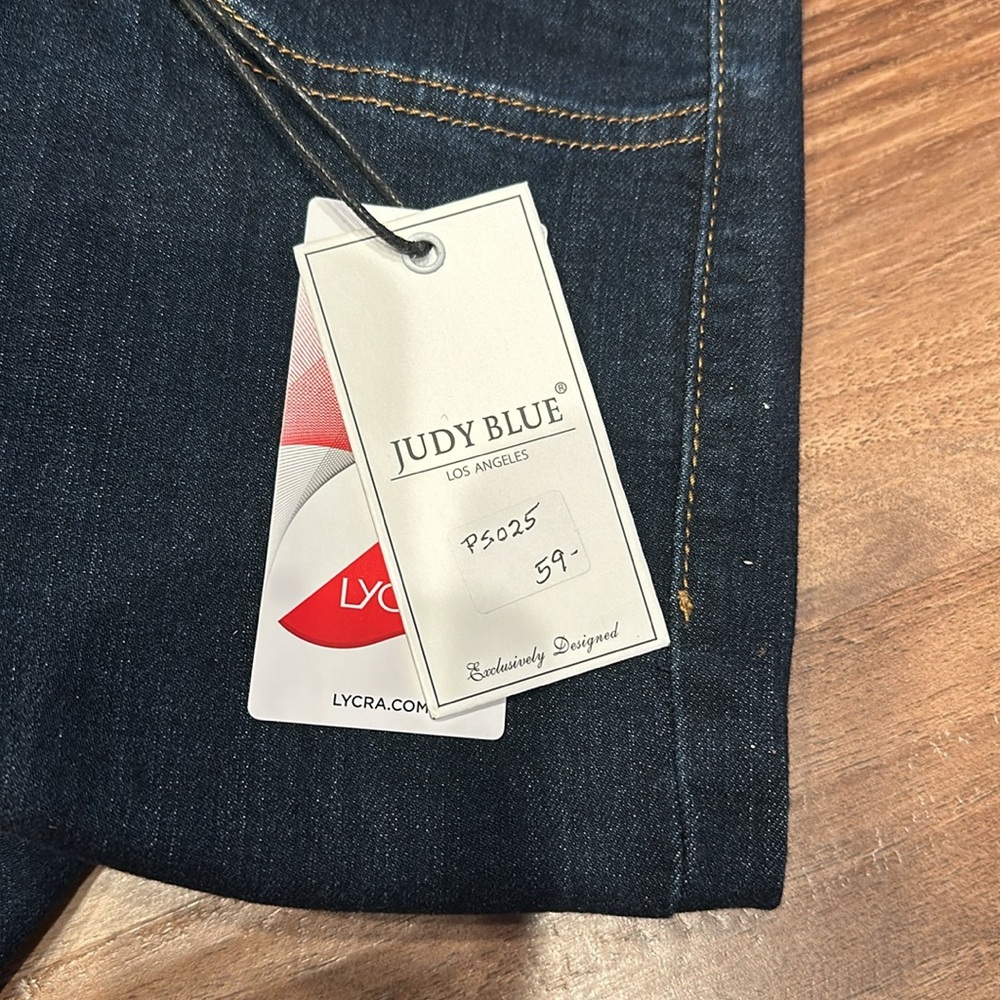 Judy Blue Skinny Jeans - Picture 4 of 4